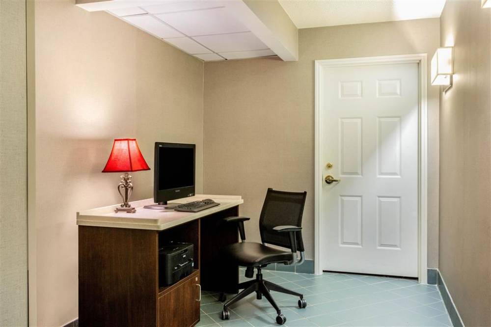 La Quinta Inn & Suites By Wyndham Raleigh Durham Airport 5