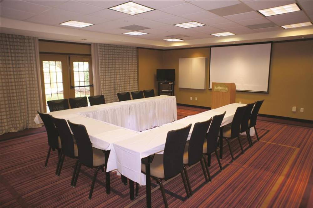 La Quinta Inn & Suites By Wyndham Raleigh/durham Southpoint 3