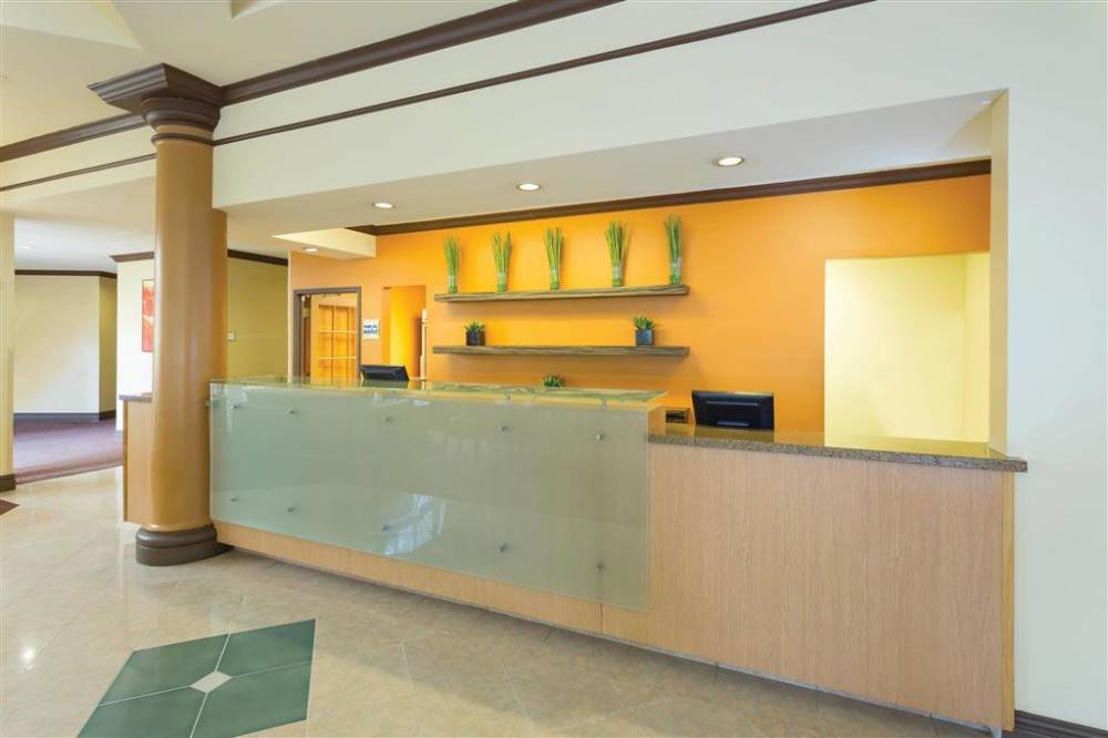 La Quinta Inn & Suites By Wyndham Raleigh/durham Southpoint 4