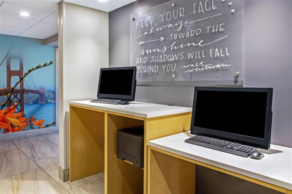 La Quinta Inn & Suites By Wyndham San Francisco Airport N 6