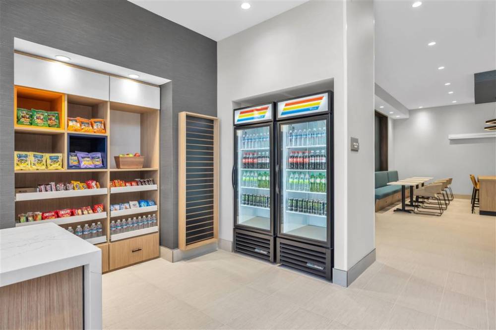 La Quinta Inn & Suites By Wyndham San Jose Airport-downtown 4