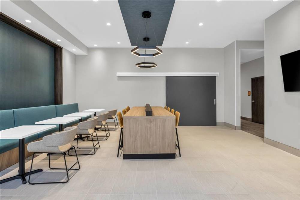 La Quinta Inn & Suites By Wyndham San Jose Airport-downtown 5