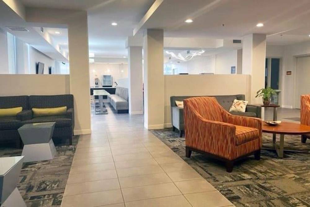La Quinta Inn & Suites By Wyndham Tulsa Downtown/route 66 4
