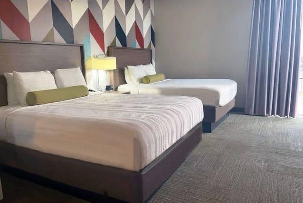La Quinta Inn & Suites By Wyndham Tulsa Downtown/route 66 9