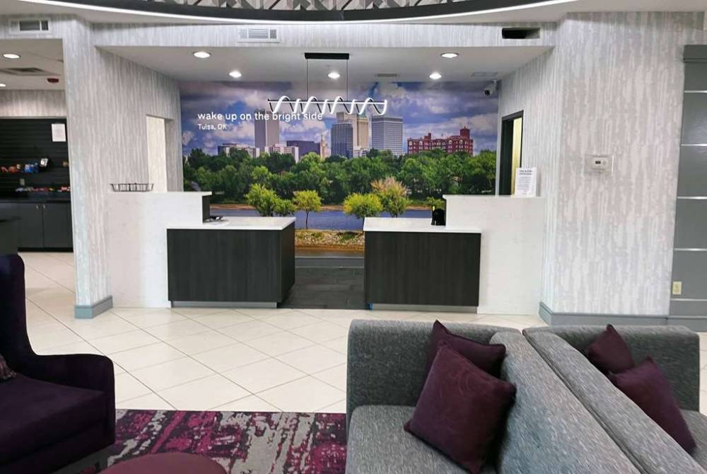 La Quinta Inn & Suites By Wyndham Tulsa Midtown 3