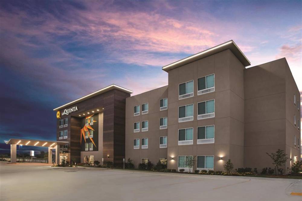 La Quinta Inn Suites Mobile 3