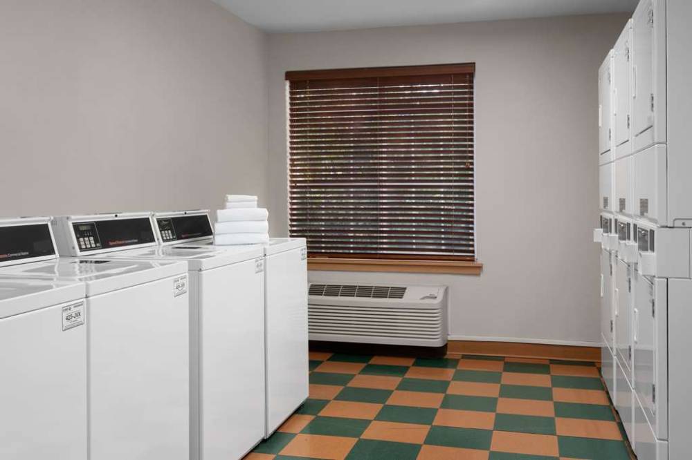 Larkspur Landing Campbell Extended Stay 9
