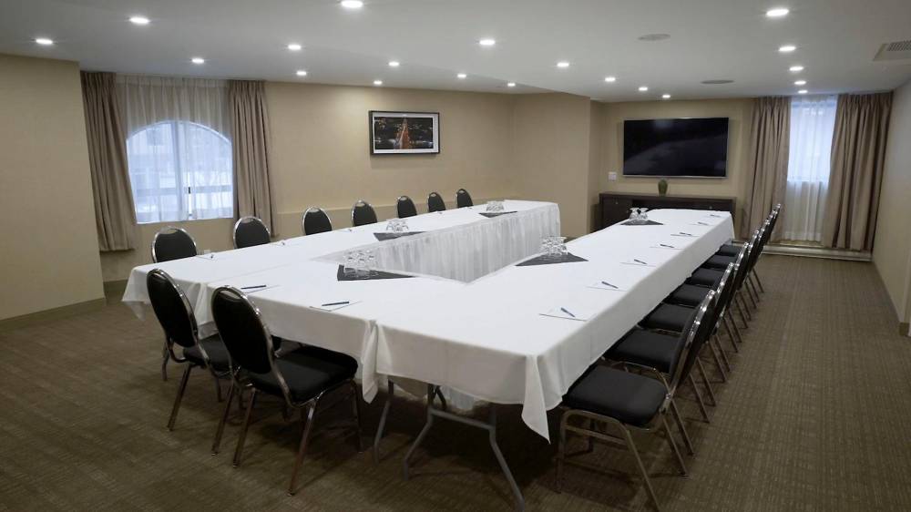 Les Suites Hotel Ottawa 2
