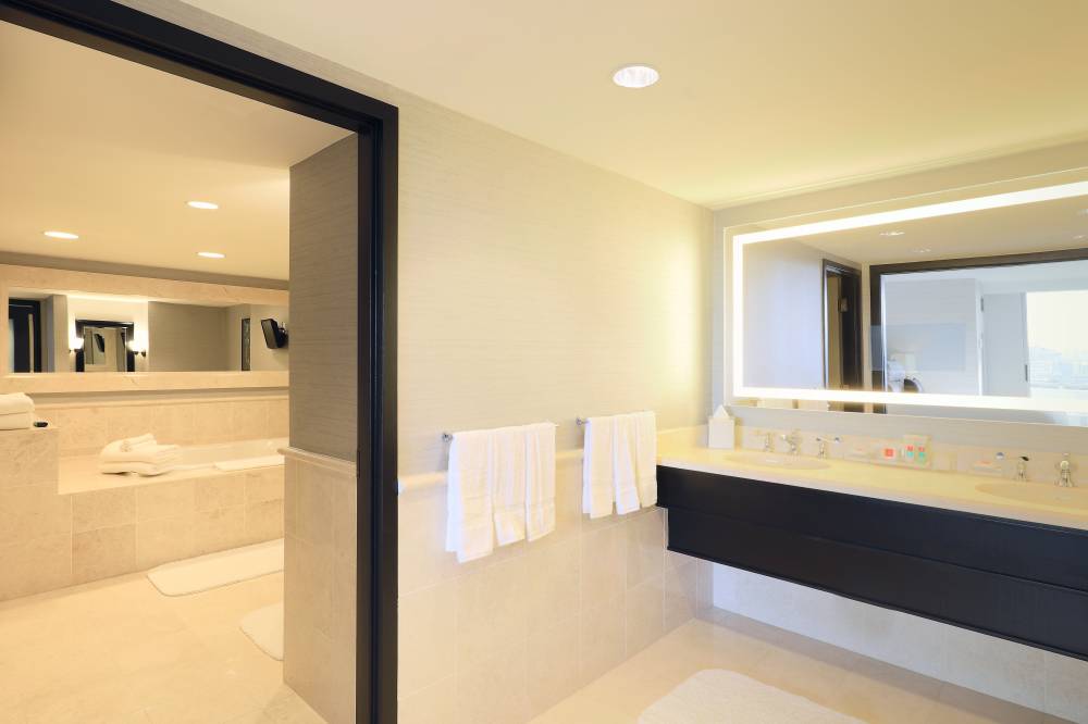 Loews Miami Beach Hotel 9