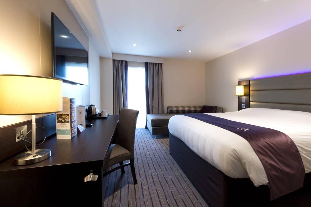 London Hayes, Heathrow  2