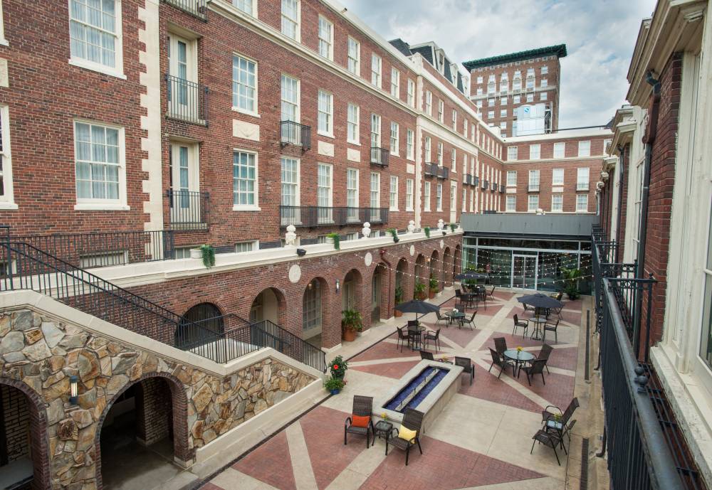 Magnolia Hotel Omaha 2