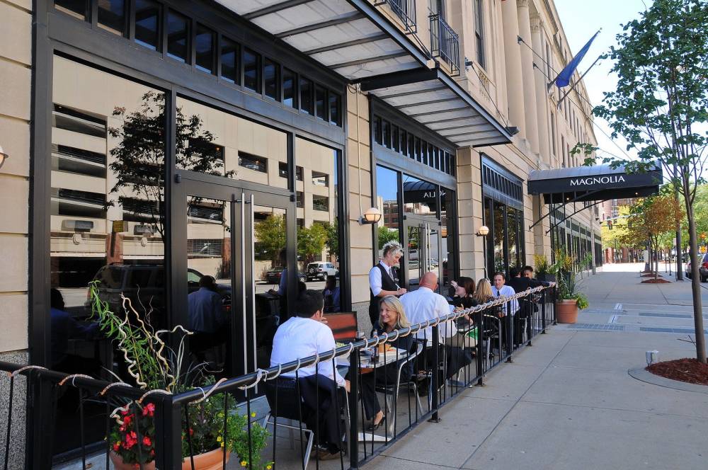 Magnolia Hotel Omaha 10