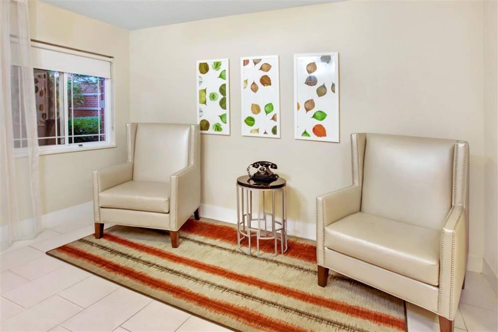 Mainstay Suites Greensboro 4