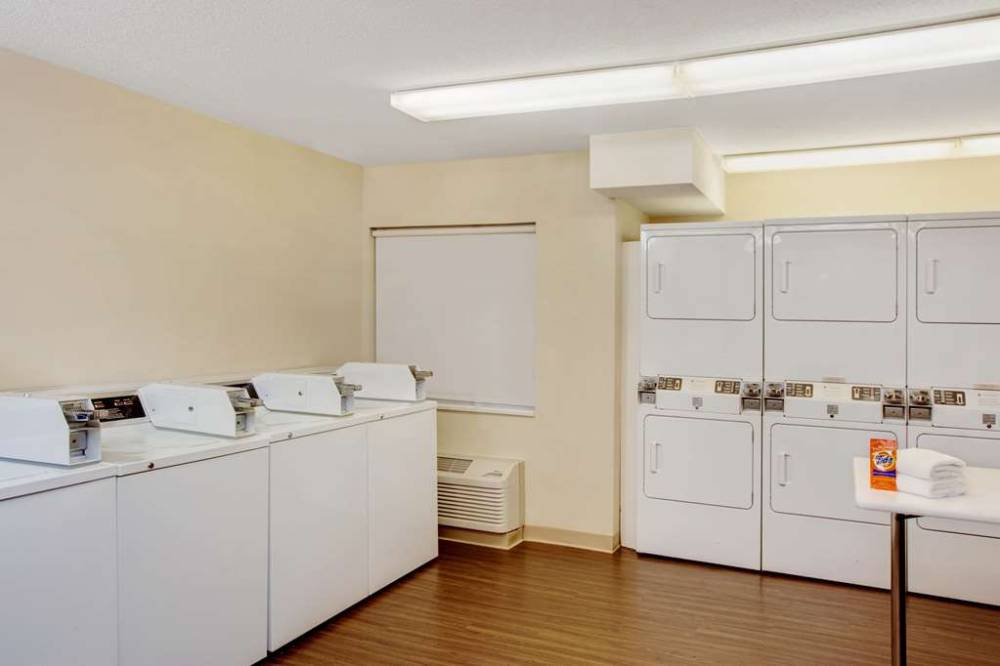 Mainstay Suites Greensboro 5