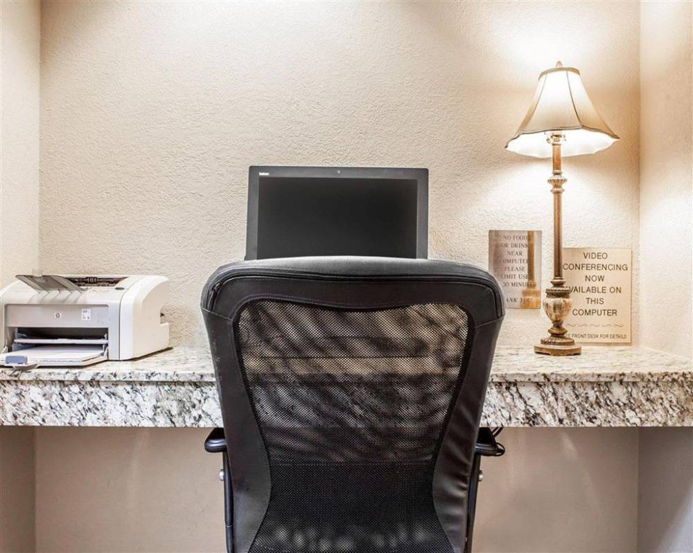 Mainstay Suites Knoxville Airport 7