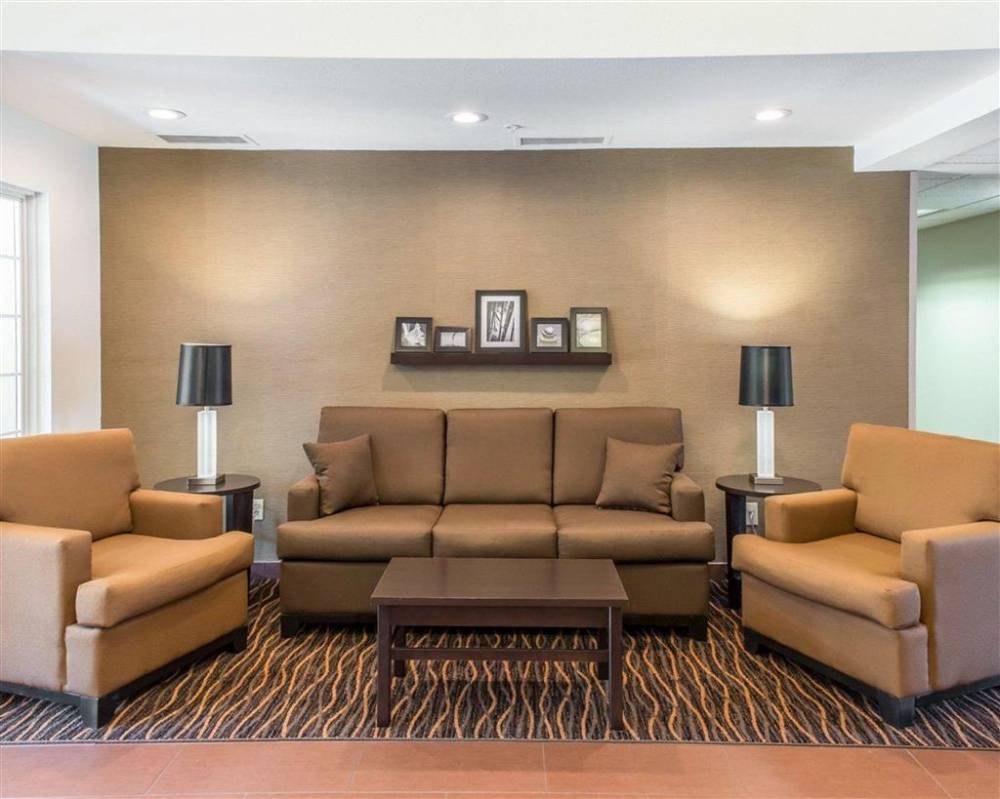 Mainstay Suites Pittsburgh Airport 3