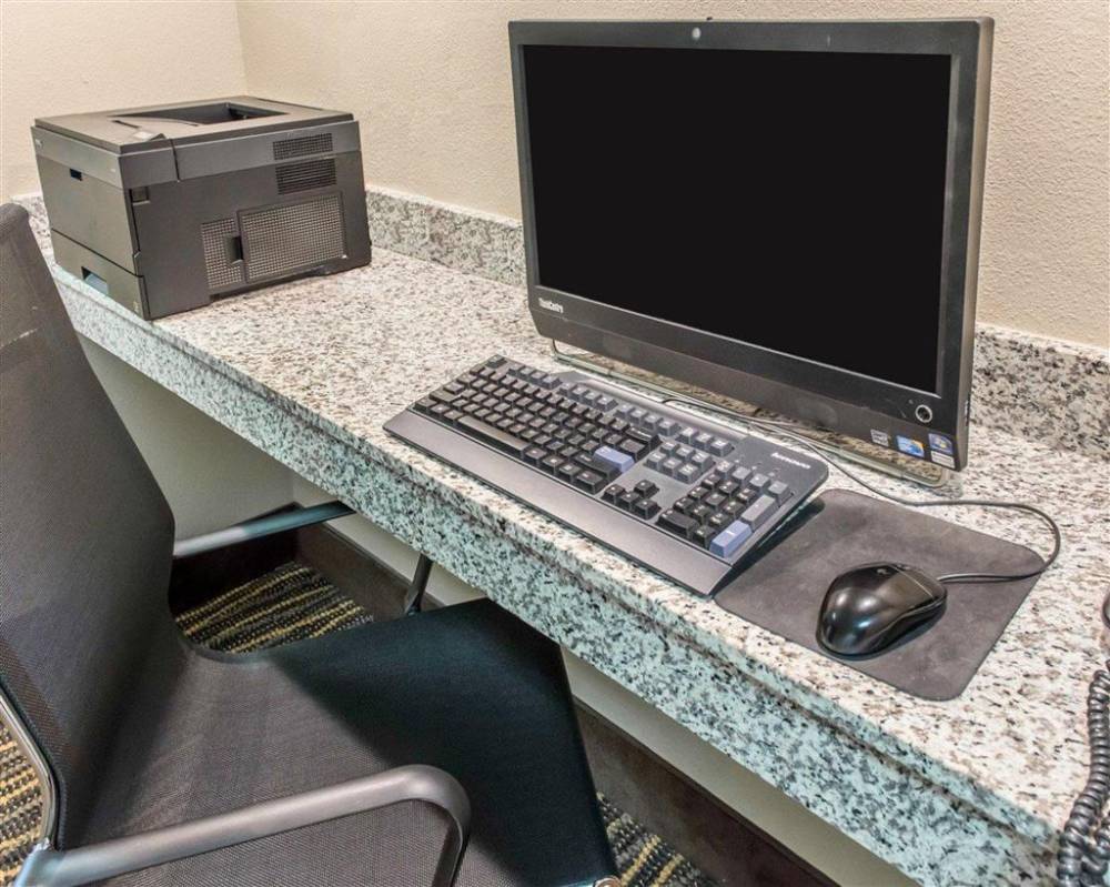 Mainstay Suites Pittsburgh Airport 6