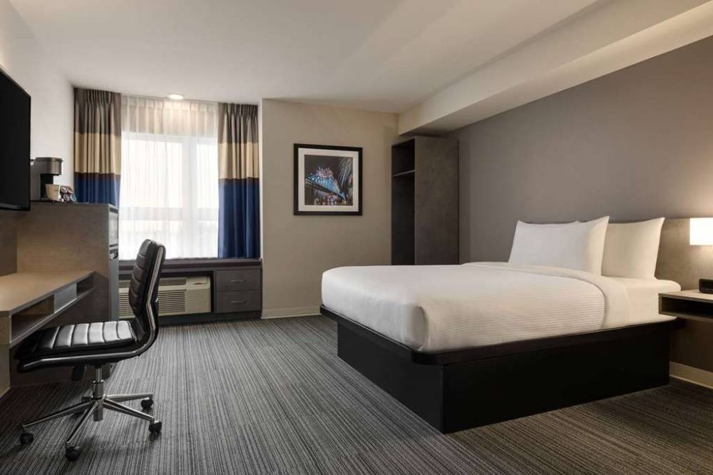 Microtel Inn & Suites By Wyndham Boisbriand 7