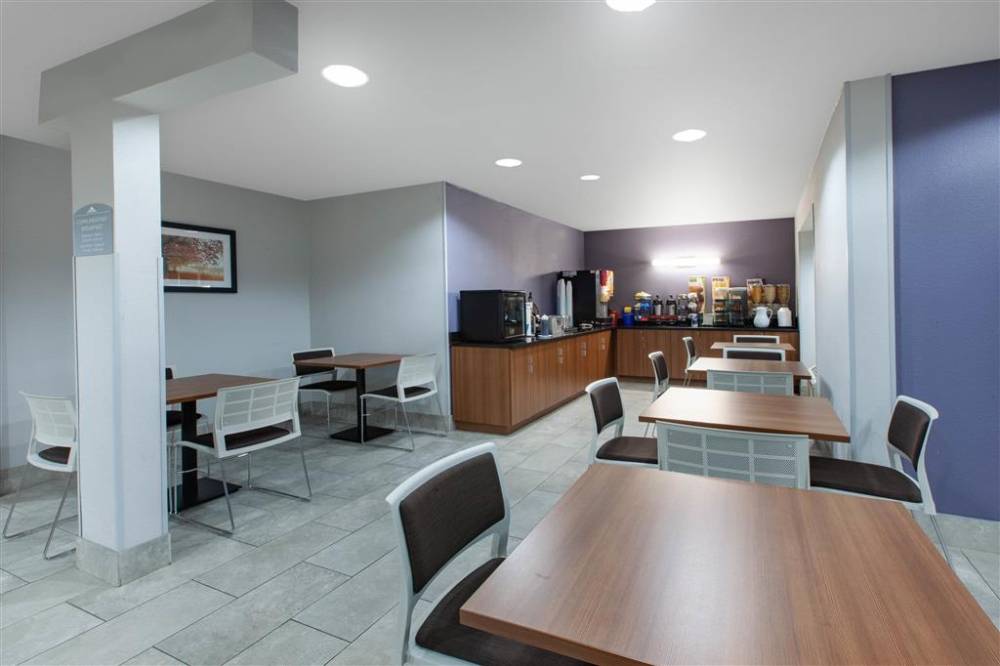 Microtel Inn & Suites By Wyndham Pittsburgh Airport 3