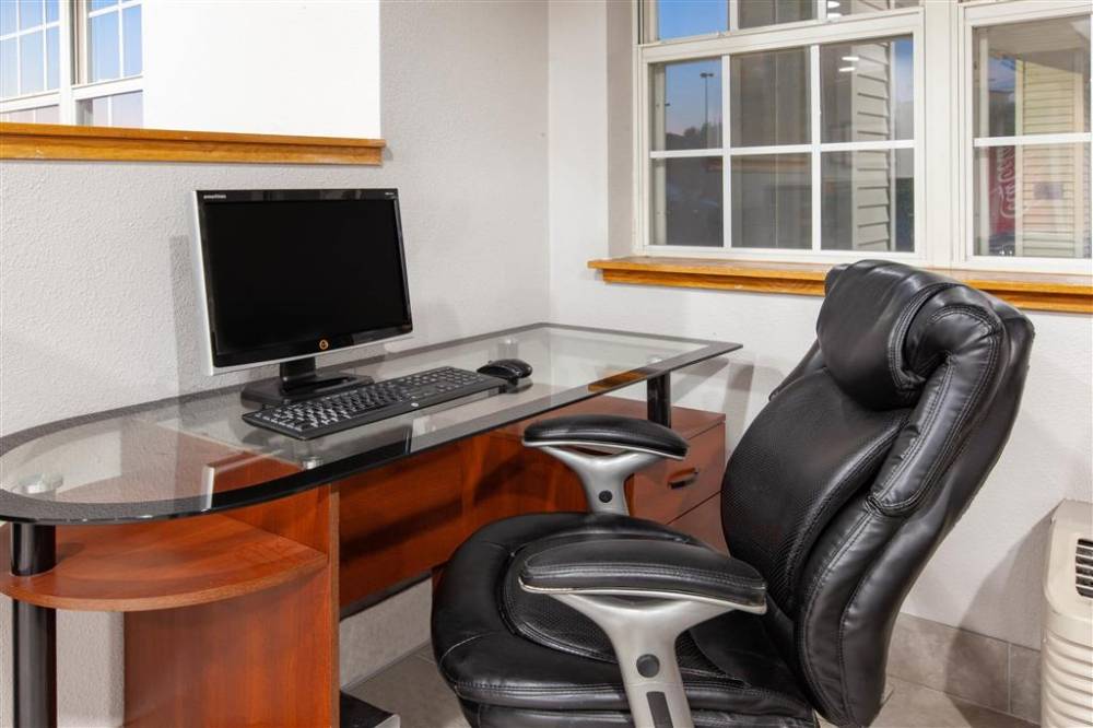 Microtel Inn & Suites By Wyndham Pittsburgh Airport 4