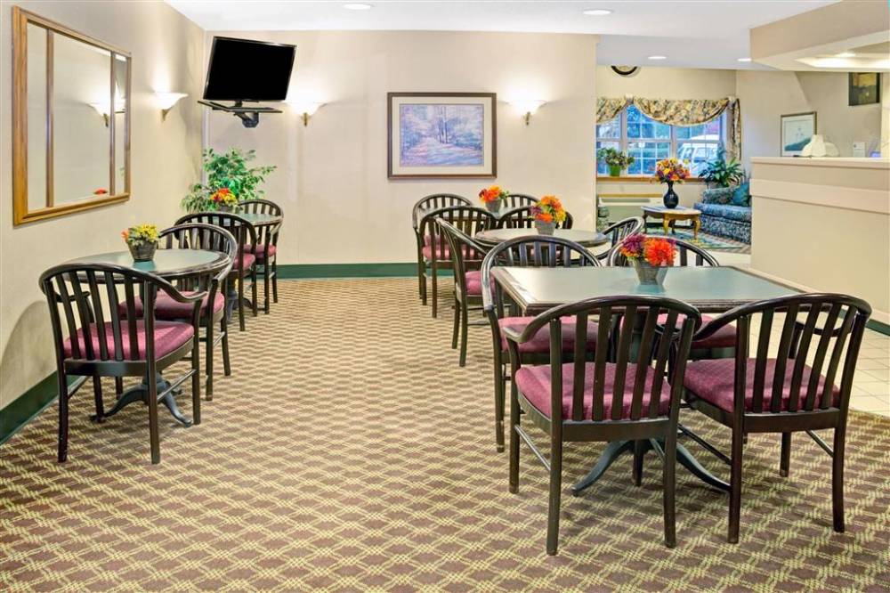 Microtel Inn & Suites By Wyndham Raleigh Durham Airport 2