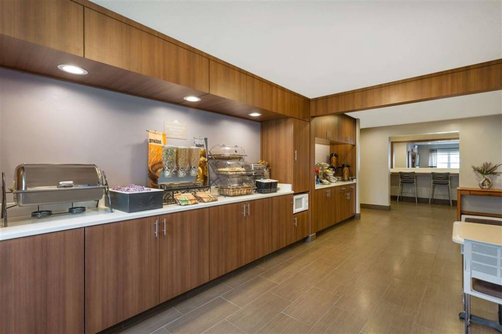 Microtel Inn & Suites By Wyndham Richmond Airport 3