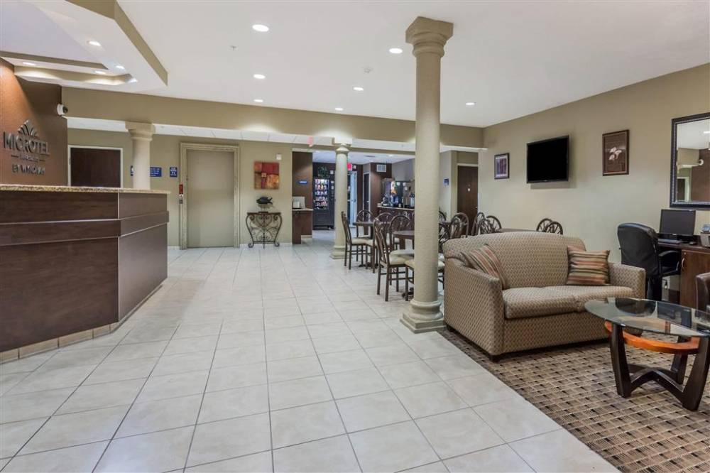 Microtel Jacksonville Airport 4