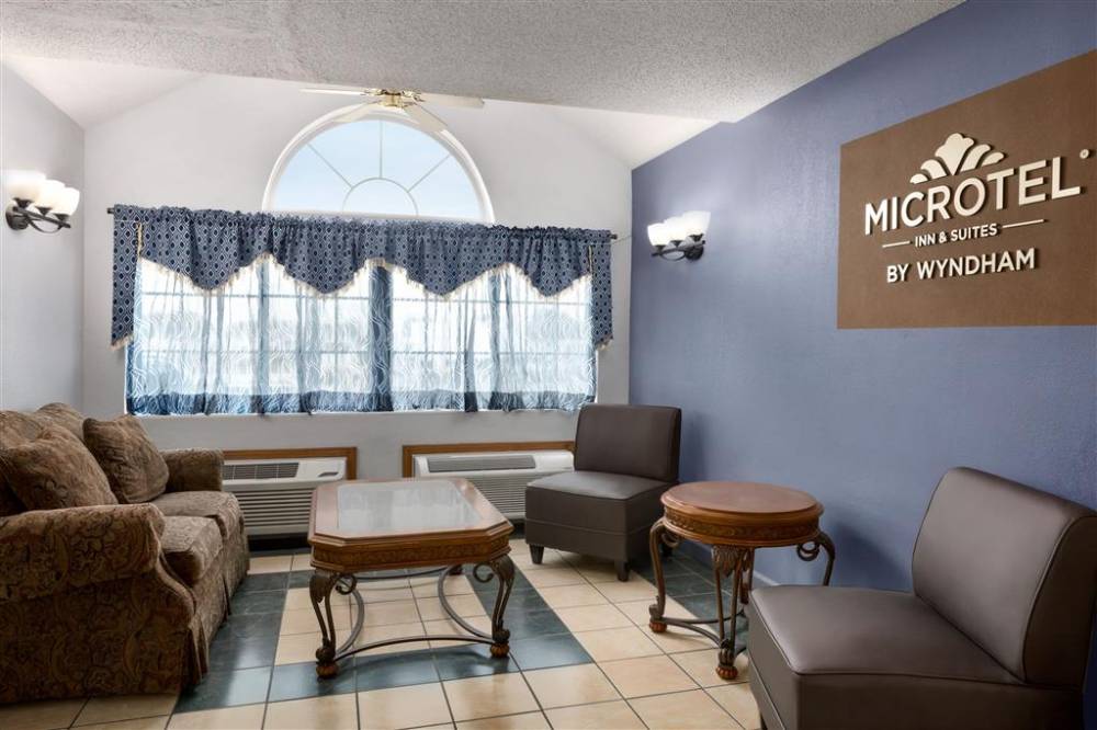 Microtel Lincoln 3