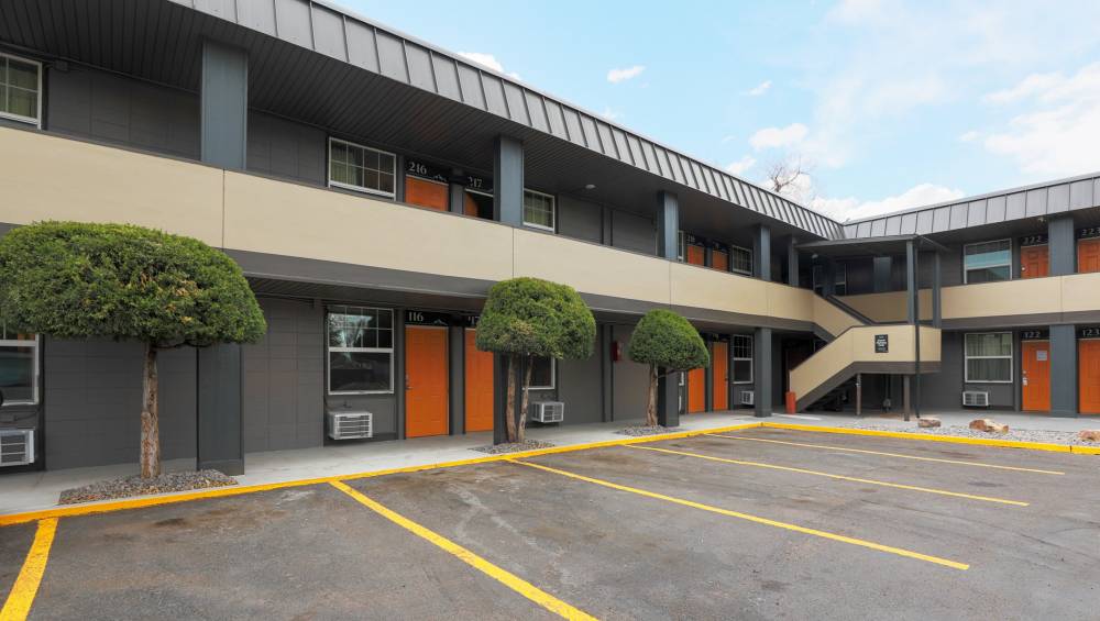 Modern Motel 6