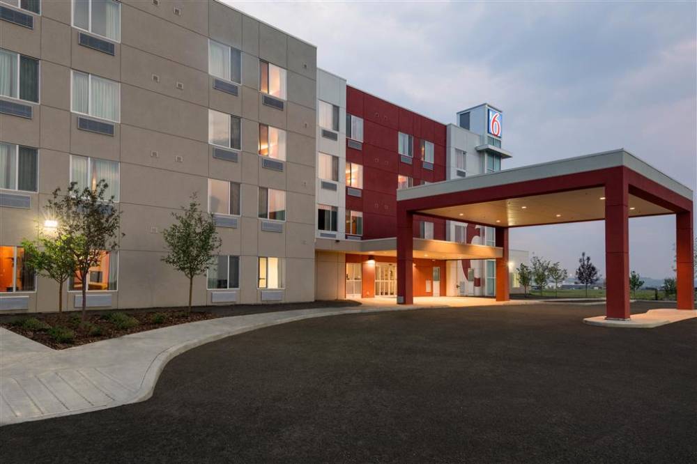 Motel Airdrie AB Exterior