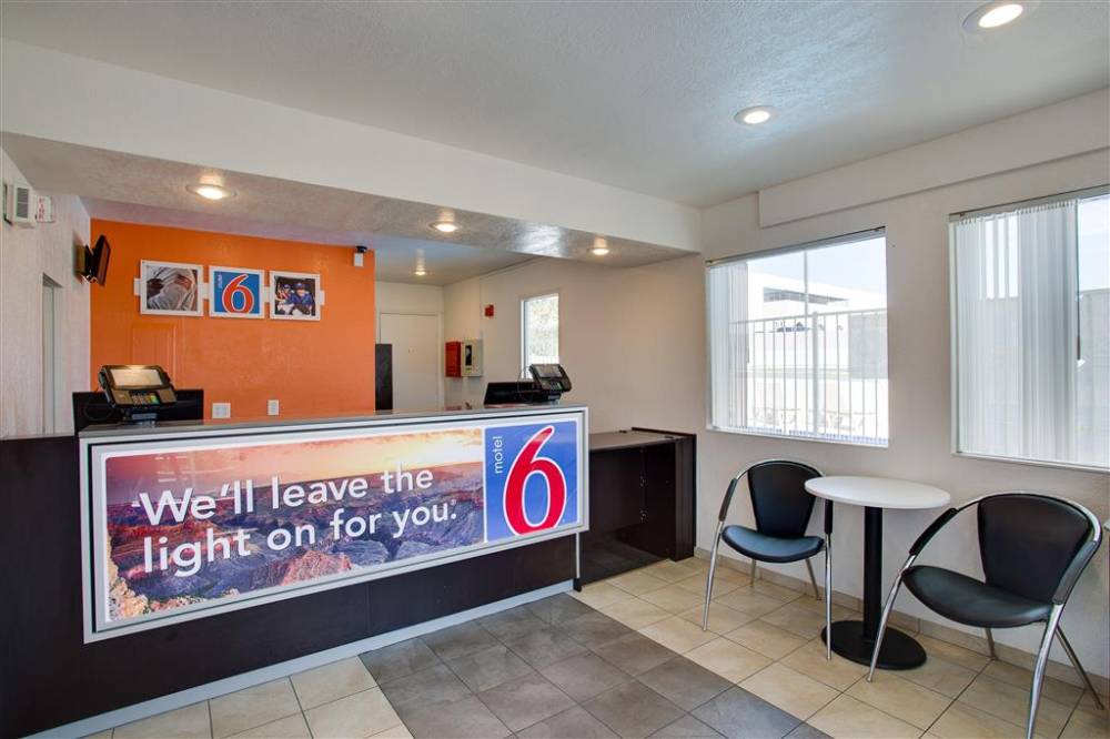Motel 6 Albuquerque Carlisle 2