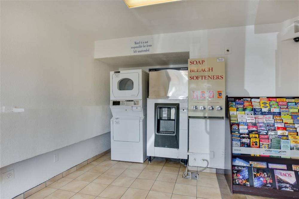 Motel 6 Albuquerque Carlisle 3