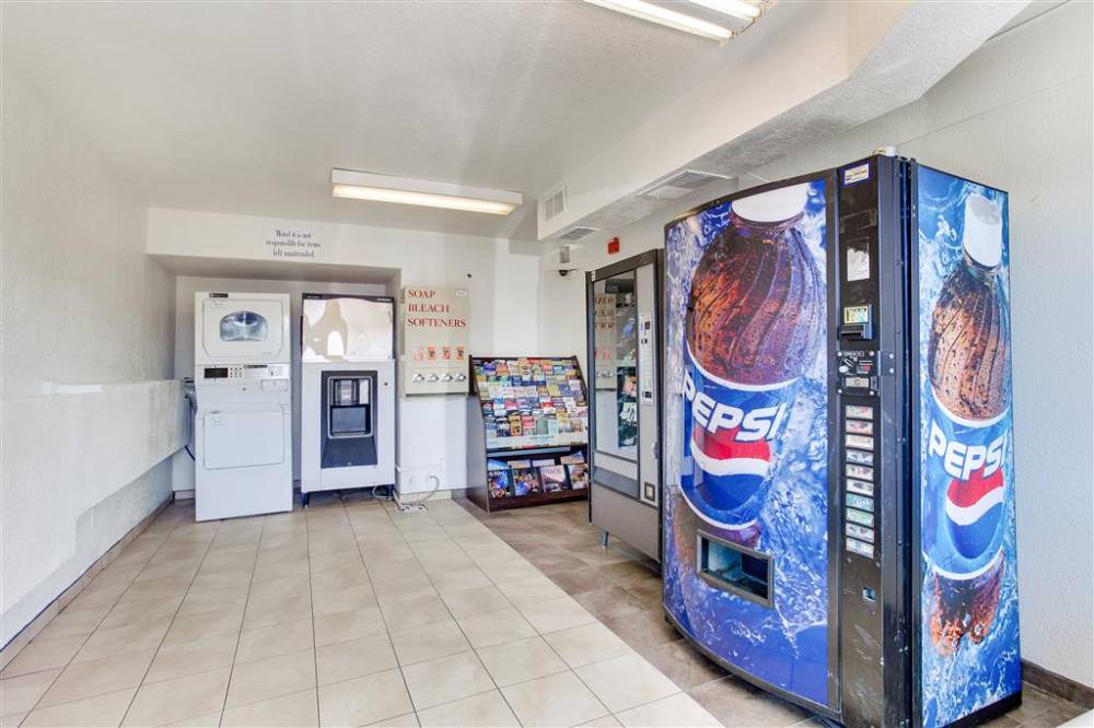 Motel 6 Albuquerque Carlisle 4