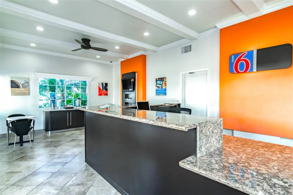 Motel 6 Anaheim Ca 2