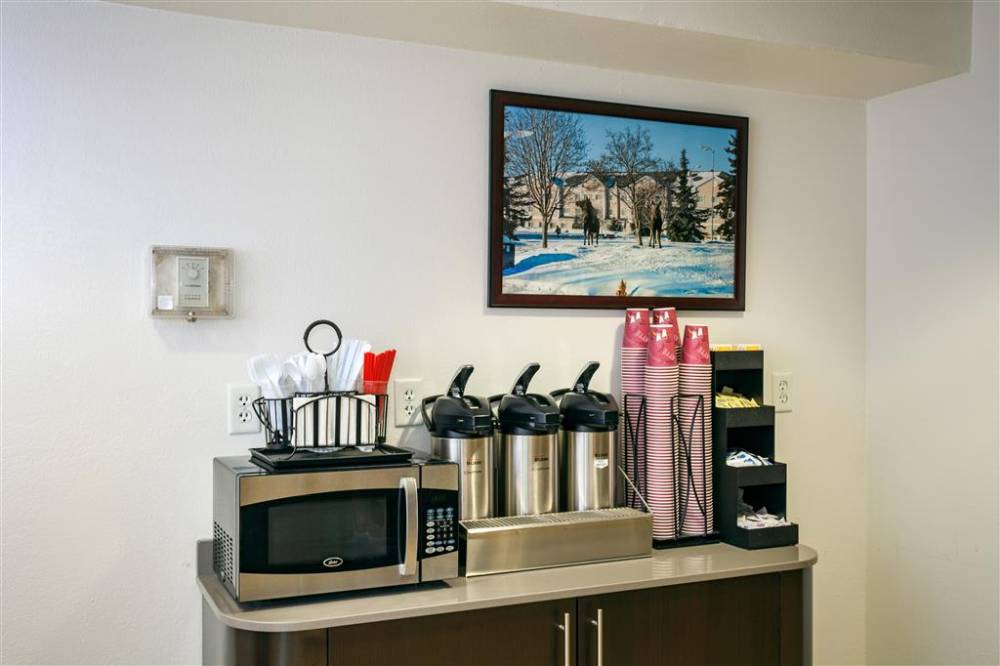 Motel 6 Anchorage - Midtown 8