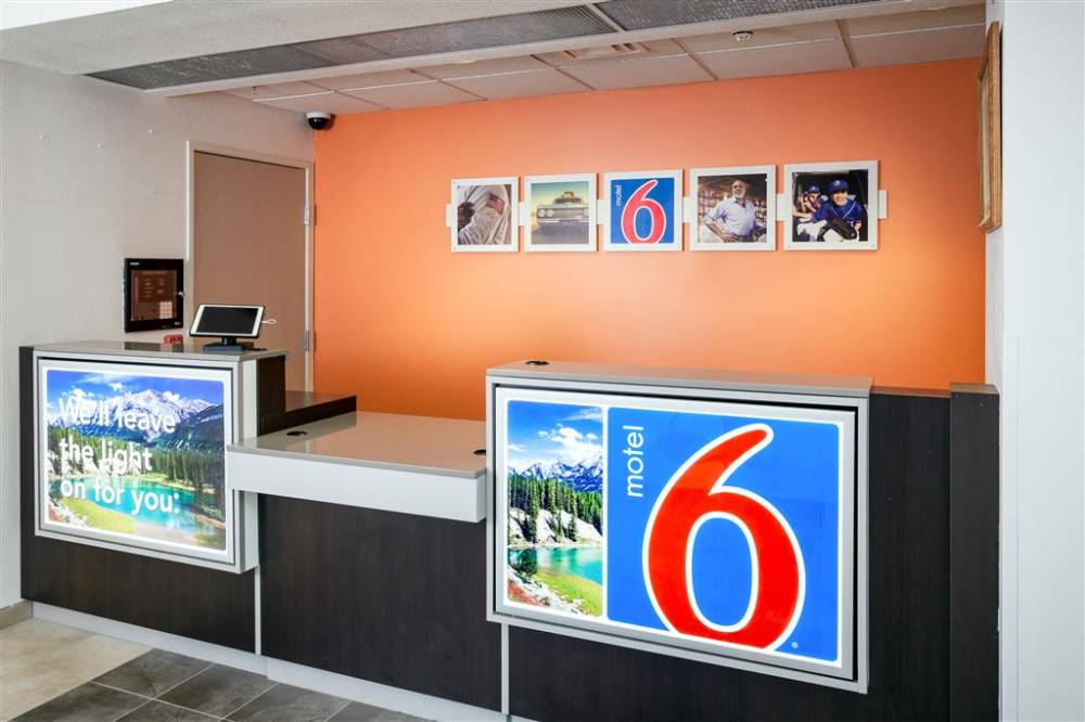 Motel 6 Anchorage - Midtown 4