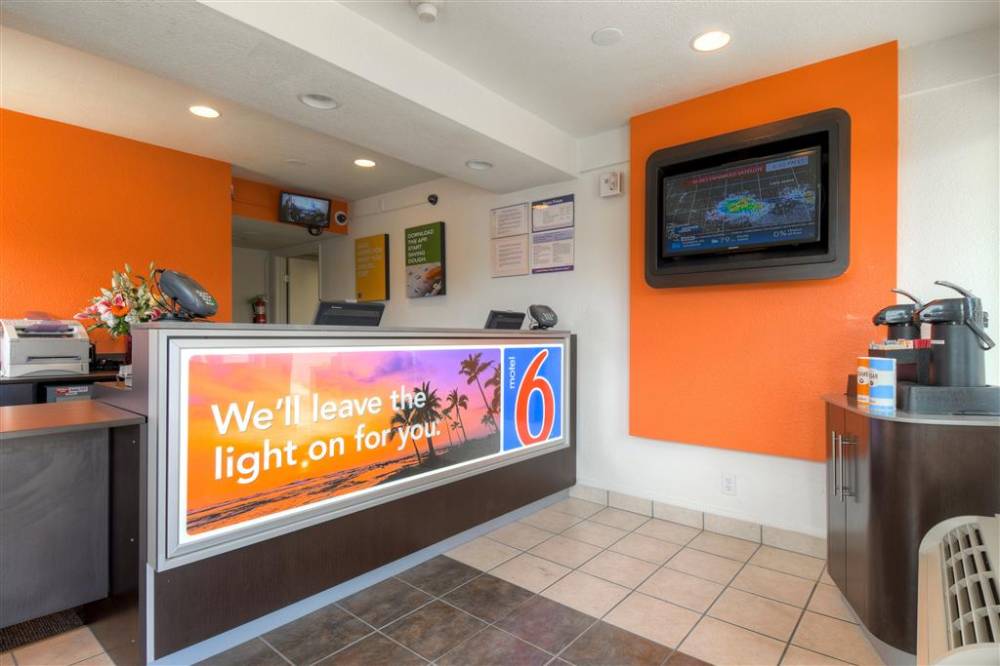 Motel 6 Costa Mesa 2