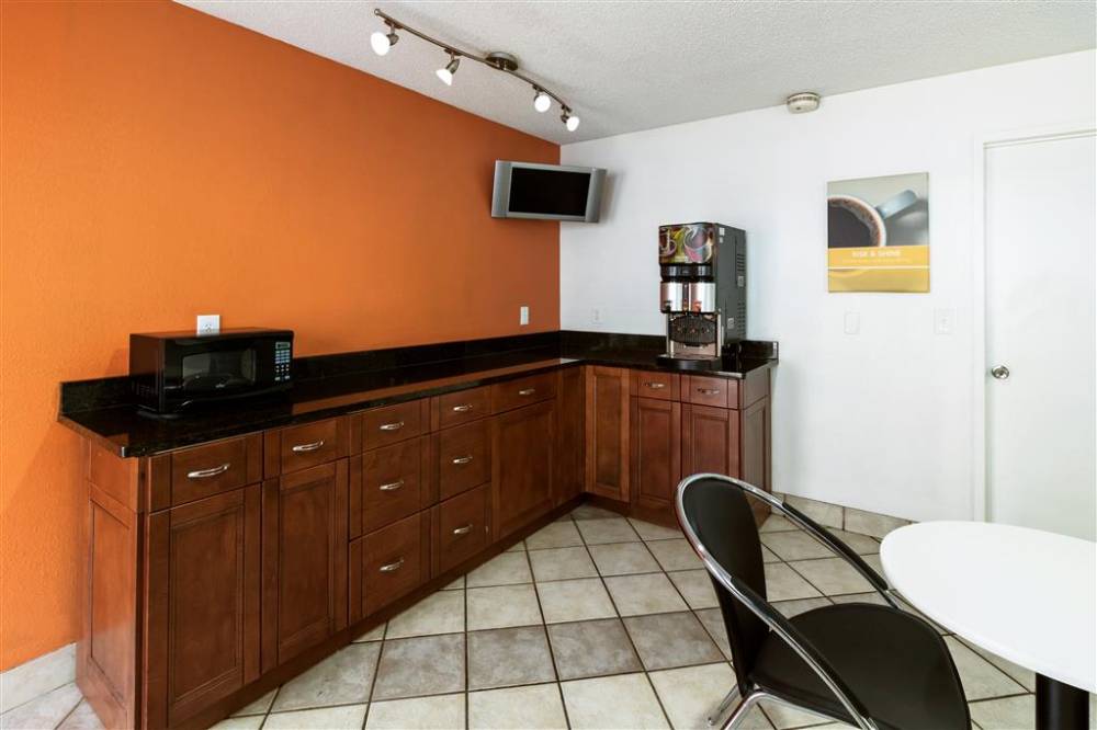 Motel 6 Dayton 6
