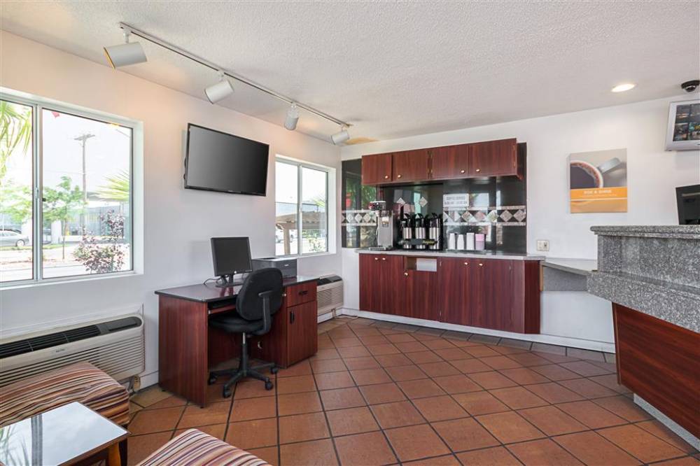 Motel 6 El Paso Airport Fort Bliss 2