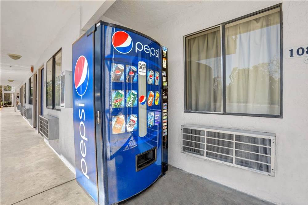 Motel 6 Fresno - Belmont Ave. 3