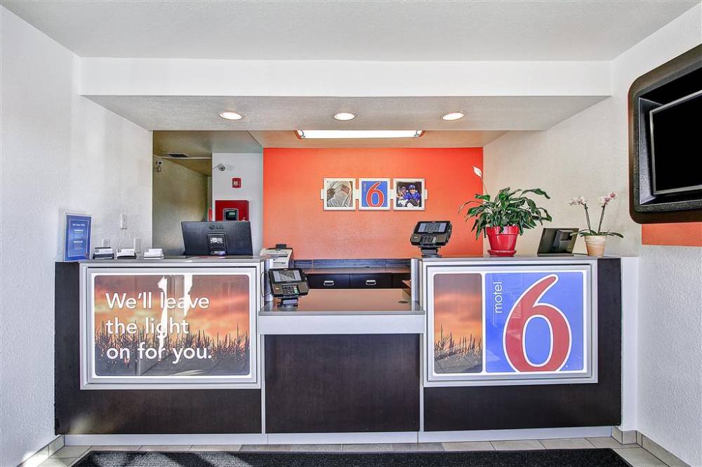 Motel 6 Green Bay 2