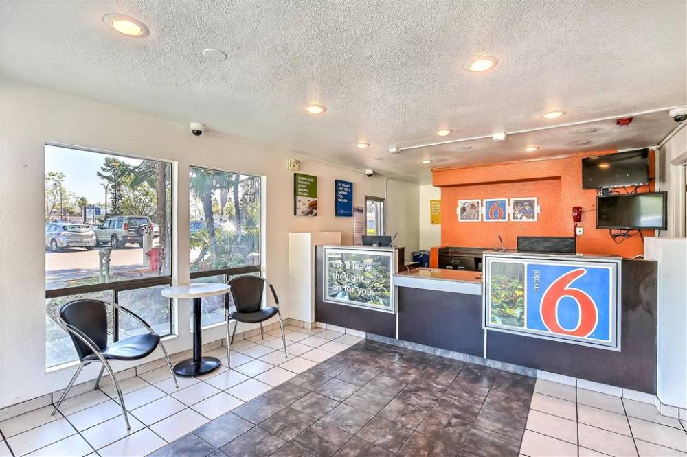 Motel 6 Oakland Embarcadero 2