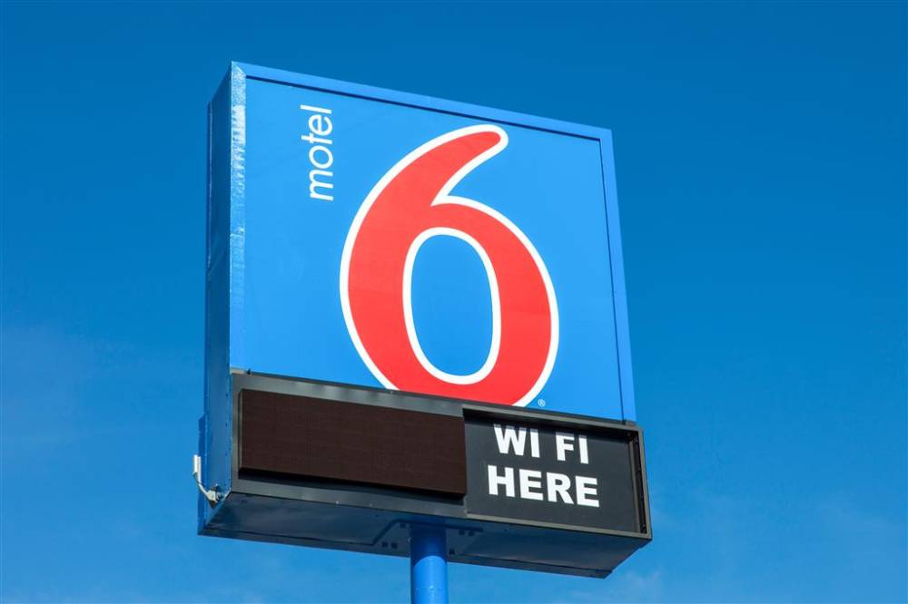Motel 6 Phoenix Airport 2