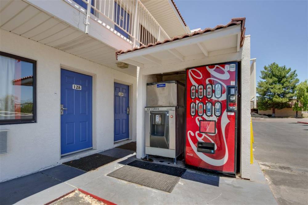 Motel 6 Phoenix Tempe-broadway-asu  3