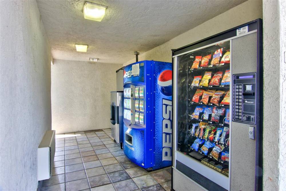 Motel 6 Sacramento West 3
