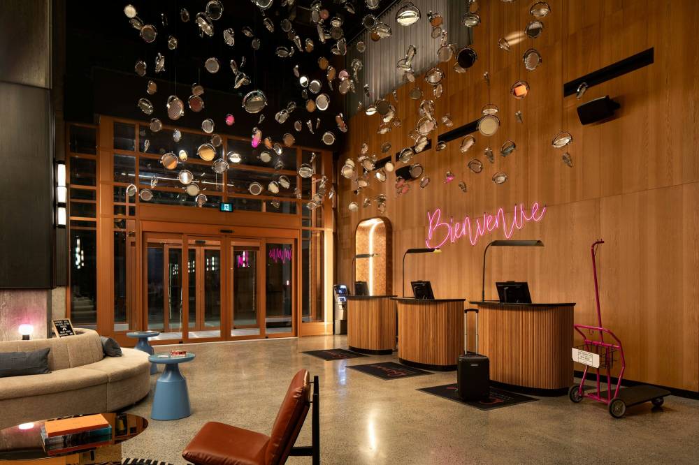 Moxy Montreal Downtown 8