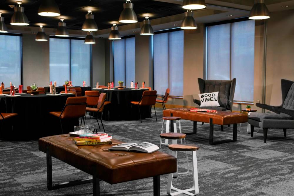 Moxy Phoenix Tempe Asu Area 10