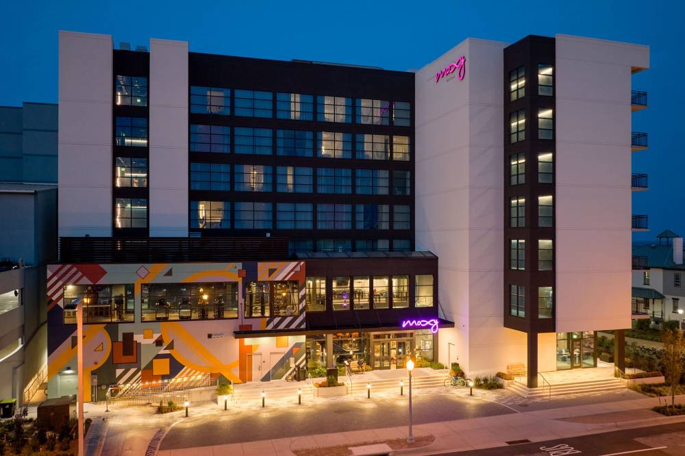 Moxy Virginia Beach Oceanfront 3