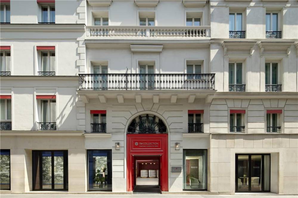 NHC ChampsElysees Day Facade RN V x