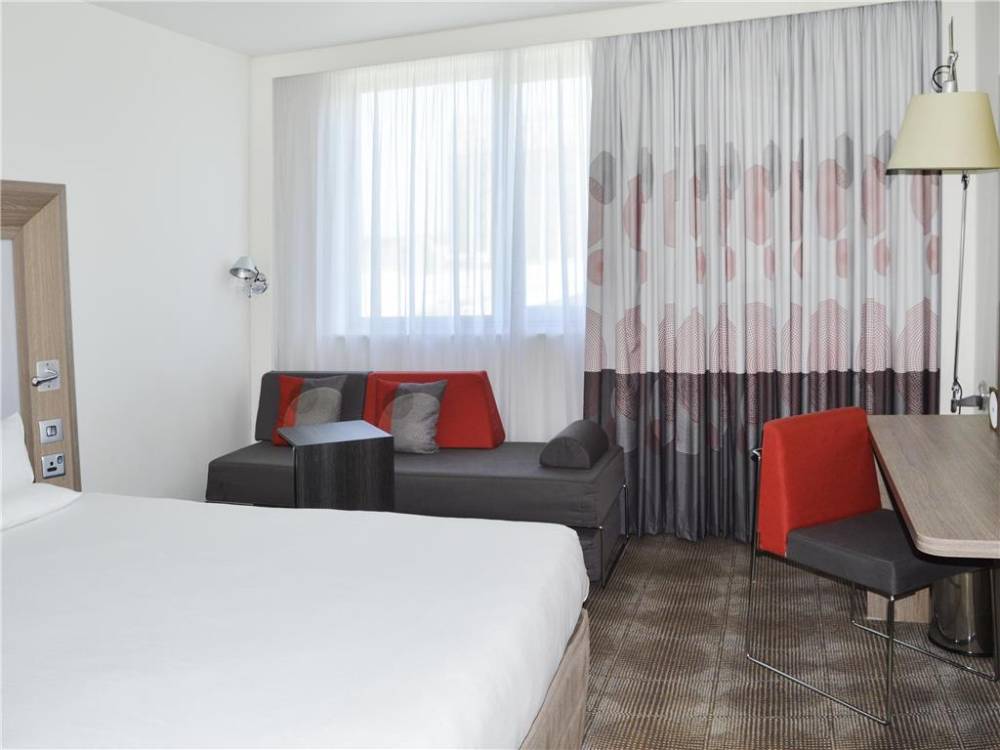 Novotel London Brentford 7